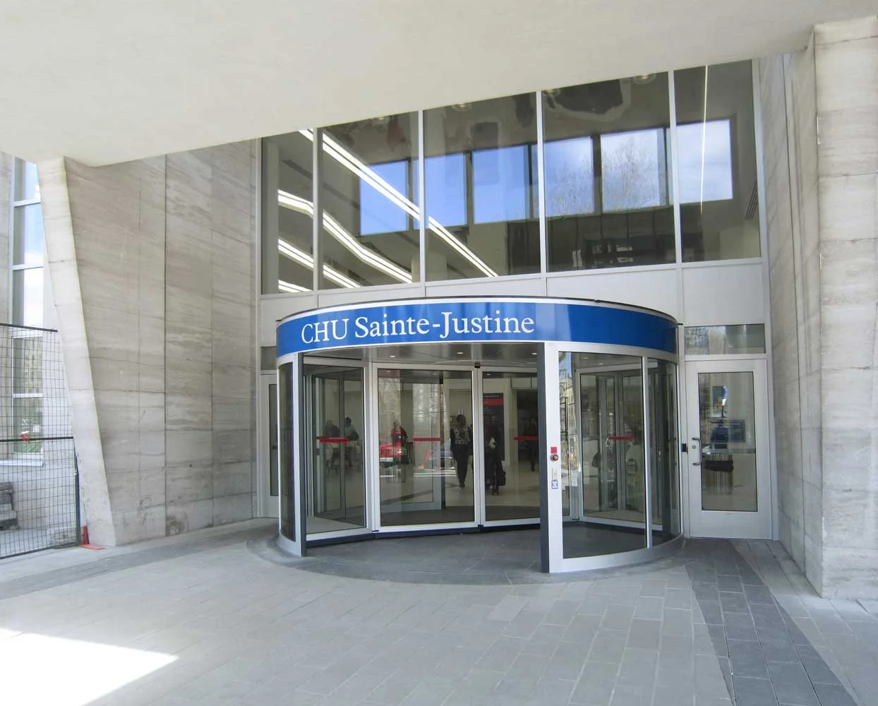 Entrance of CHU Sainte-Justine